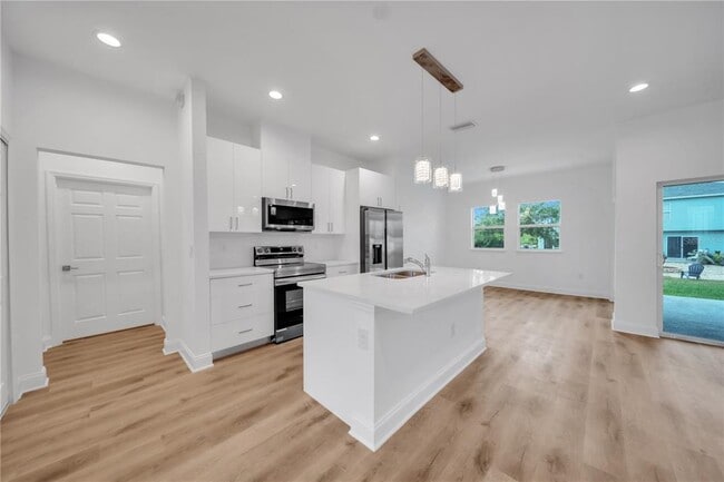 Building Photo - 10110 Baystate Dr