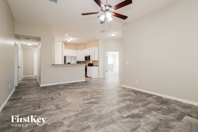 Foto del edificio - 9241 Hawks Run Ln