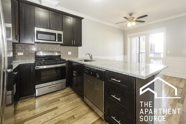 Foto del edificio - 2346 W Grand Ave
