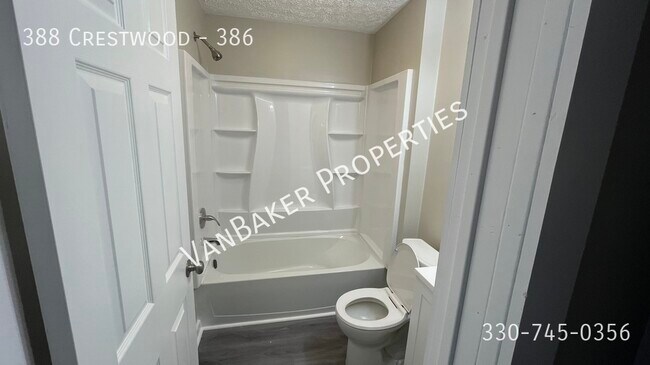 Building Photo - 388 Crestwood Ave
