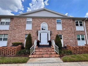 Building Photo - 4318 Lake Underhill Rd