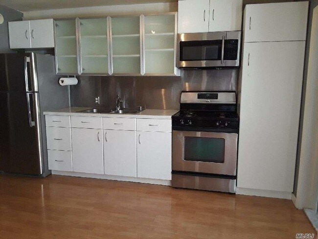 Foto del edificio - 18-32-32 26th Ave