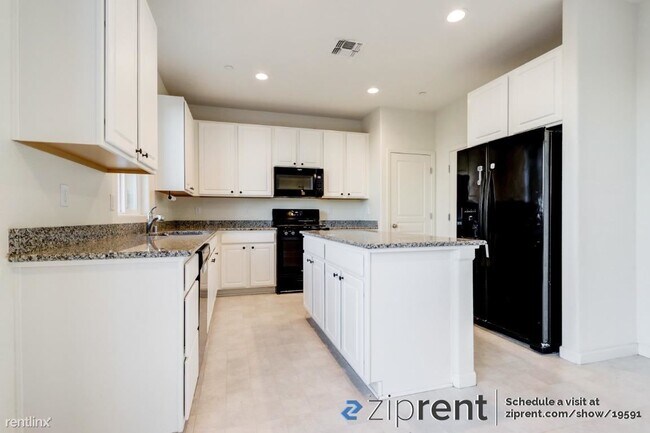 Building Photo - 4 br, 2.5 bath House - 1172 South Clover A...
