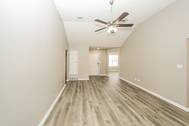 Foto del edificio - 5515 Whiteley Cove