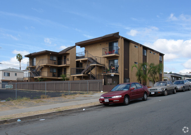 Foto del edificio - Estrella Senior Apartments