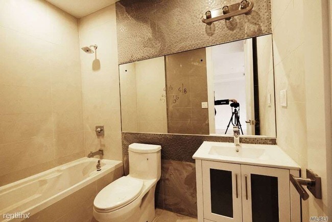 Building Photo - 1 br, 1 bath  - 1666 Dean St