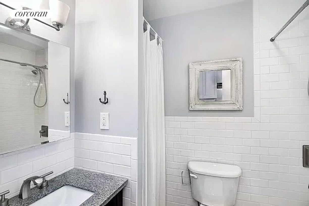 Building Photo - 491 Park Pl