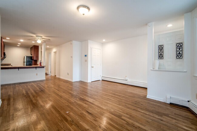 Foto del edificio - 126 W 13th St