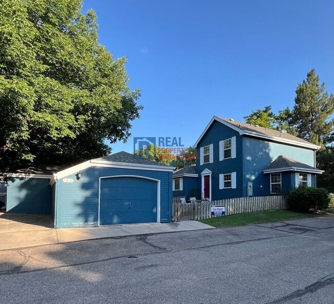 Building Photo - 1345 Village Park Ct