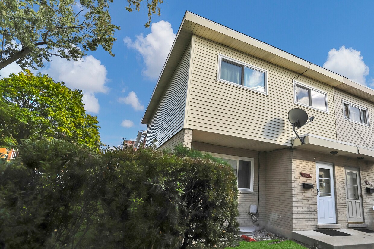 4843 Elm St, Skokie, IL 60077 Townhome Rentals in Skokie IL