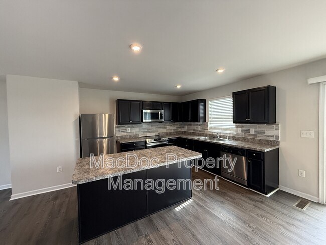 Foto del edificio - 127 Harper Ln