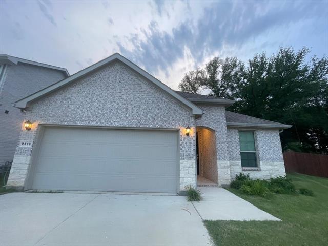 Foto principal - 2516 Sakeena Ct