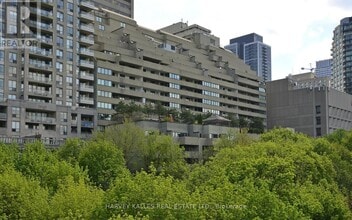 Building Photo - 409-360 Bloor St E
