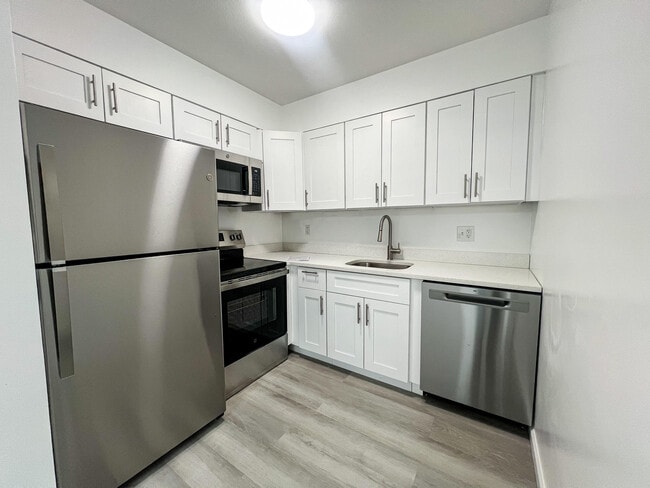 Photo - 737 Cove Rd Apartment