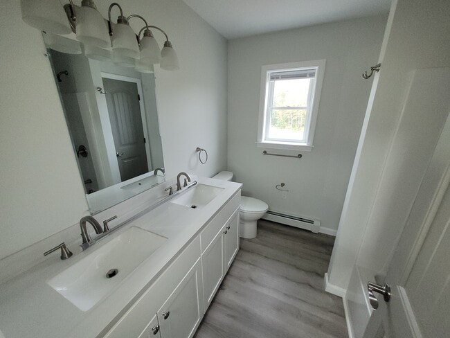 Building Photo - 4 Juniper Ln