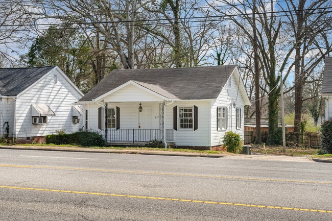 Building Photo - 617 W Garrison Blvd
