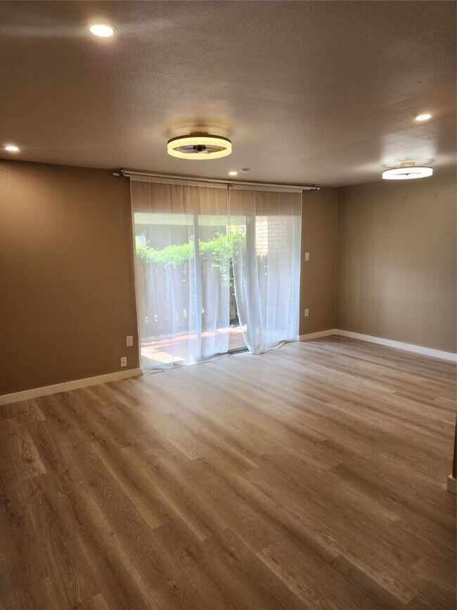 Foto del edificio - 513 S Post Oak Ln