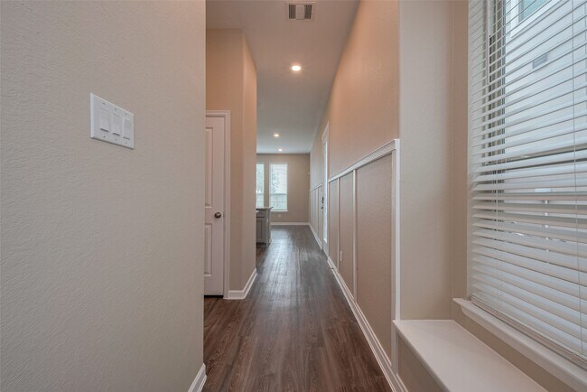 Building Photo - 4046 Balboa Dr