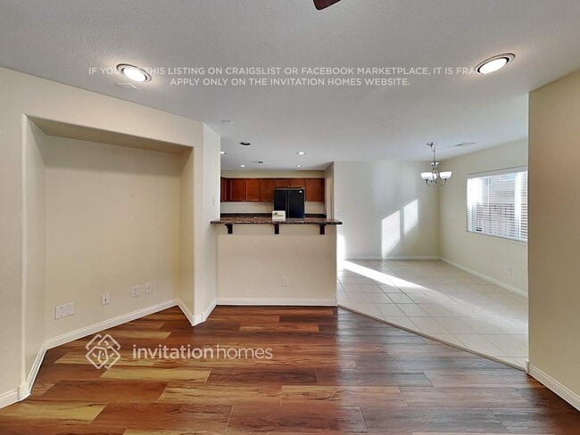 Building Photo - 10631 Gibbous Moon Dr