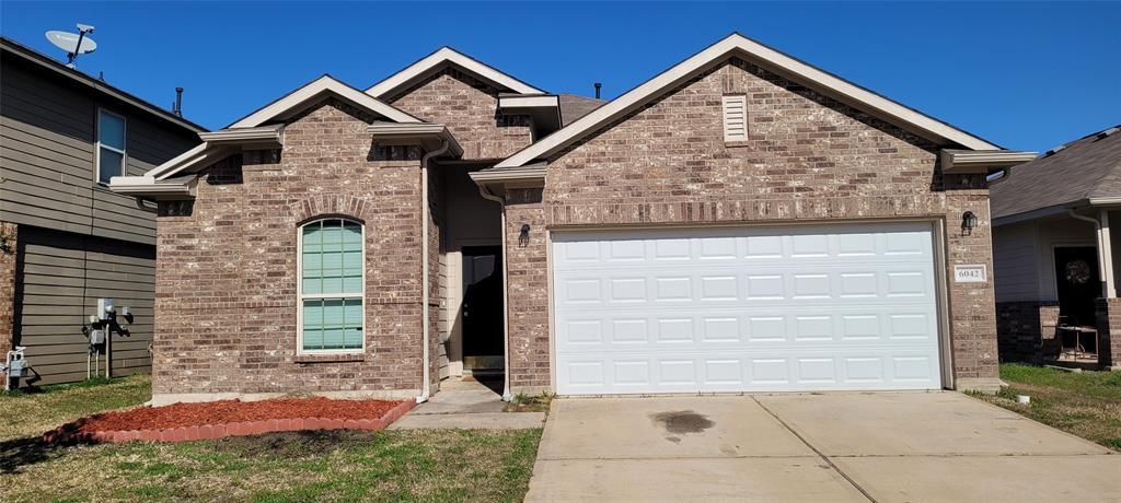 Primary Photo - 6042 Carpenters Cove Ln