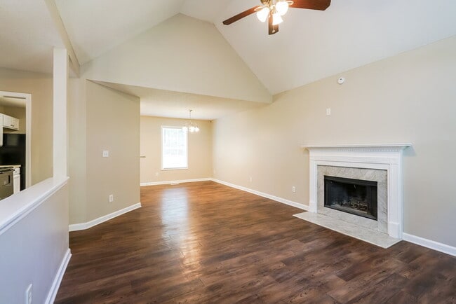 Foto del edificio - 7250 Westwood Ln