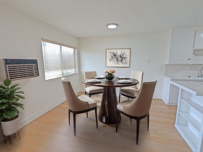 Foto del edificio - 1330 N Gardner St
