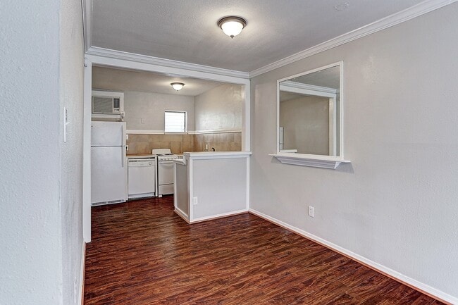 Building Photo - 2013 Colquitt St