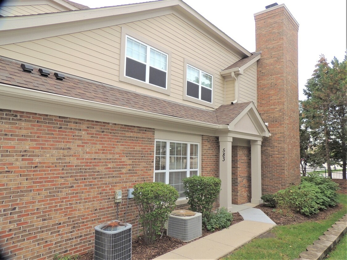 Primary Photo - 583 Saddlebrook Ln