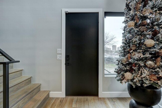 Foto del edificio - 819 NW 6th St