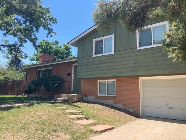 Huge 5BR, large yard, fireplace, big rooms! (Bellaire) - Huge 5BR, large yard, fireplace, big rooms! (Bellaire) House