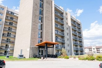 Building Photo - 2295 Pembina Hwy