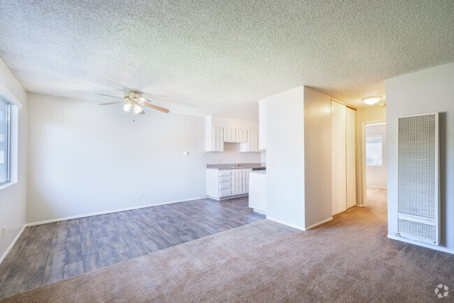 1BR, 1BA - 700SF Upstairs - Autumn Oaks Apartments