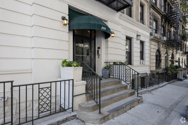Entrada - 288-290 W 92nd St