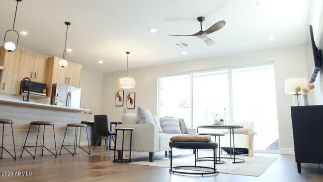 Foto del edificio - 841 W Pecos Rd