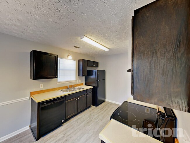 Building Photo - 160 Brighton Dr