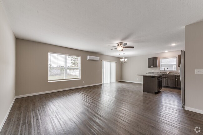 3HAB, 2BA - 1,209 ft² - Woodbury Estates
