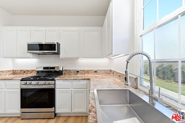Building Photo - 20140 Pienza Ln