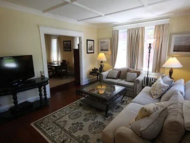 Foto del edificio - 5 Greene Ln