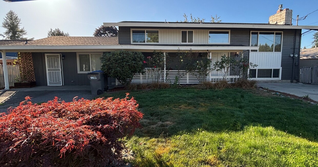 Primary Photo - 2248 Madrona Dr SE