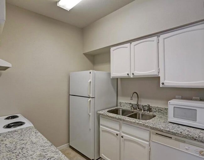 Photo - Prime Location in West University Area! First floor unit with open floor plan, tile floors throug... House