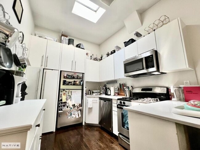 Building Photo - 3 bedroom in Brooklyn NY 11222