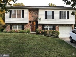 Building Photo - 7719 Willow Hill Dr