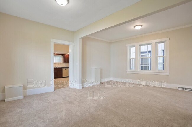 Building Photo - 605 W Potomac St