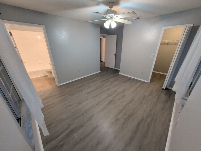 Building Photo - 2 Bed 2.5 Bath In Brandon