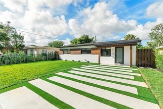 Building Photo - 513 NW 17th Ave