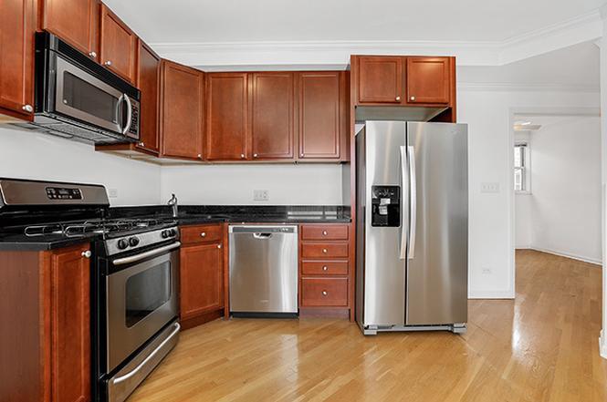 Primary Photo - 2053 W Summerdale Ave