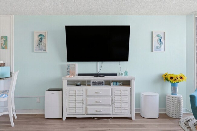 Foto del edificio - 8817 S Thomas Dr