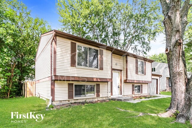 Building Photo - 910 Woodlark Dr