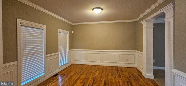 Building Photo - 123 Van Gogh Terrace