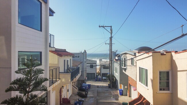 Building Photo - 201 38th Pl